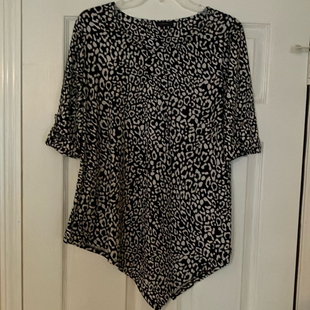 Cocomo Black and White Asymmetrical 3/4 Sleeve Blouse